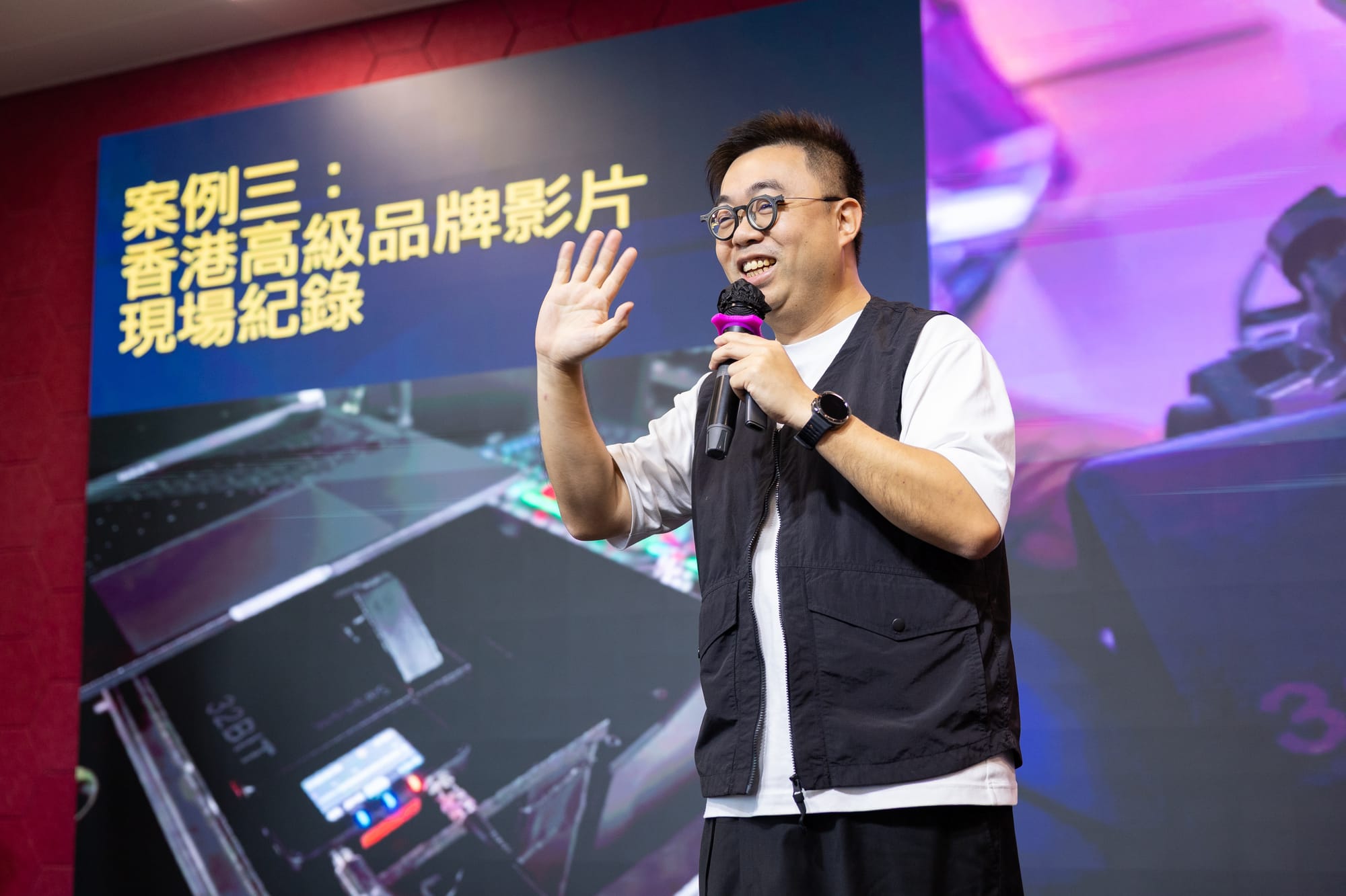資深影視製作人 Philip Fung 分享了他在日常商業專案中使用 Saramonic K9 的經歷